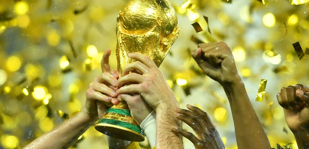Bild som beskriver TV4 bevakar den stora fotbollshändelsen: FIFA fotbolls-VM 2022 i Qatar